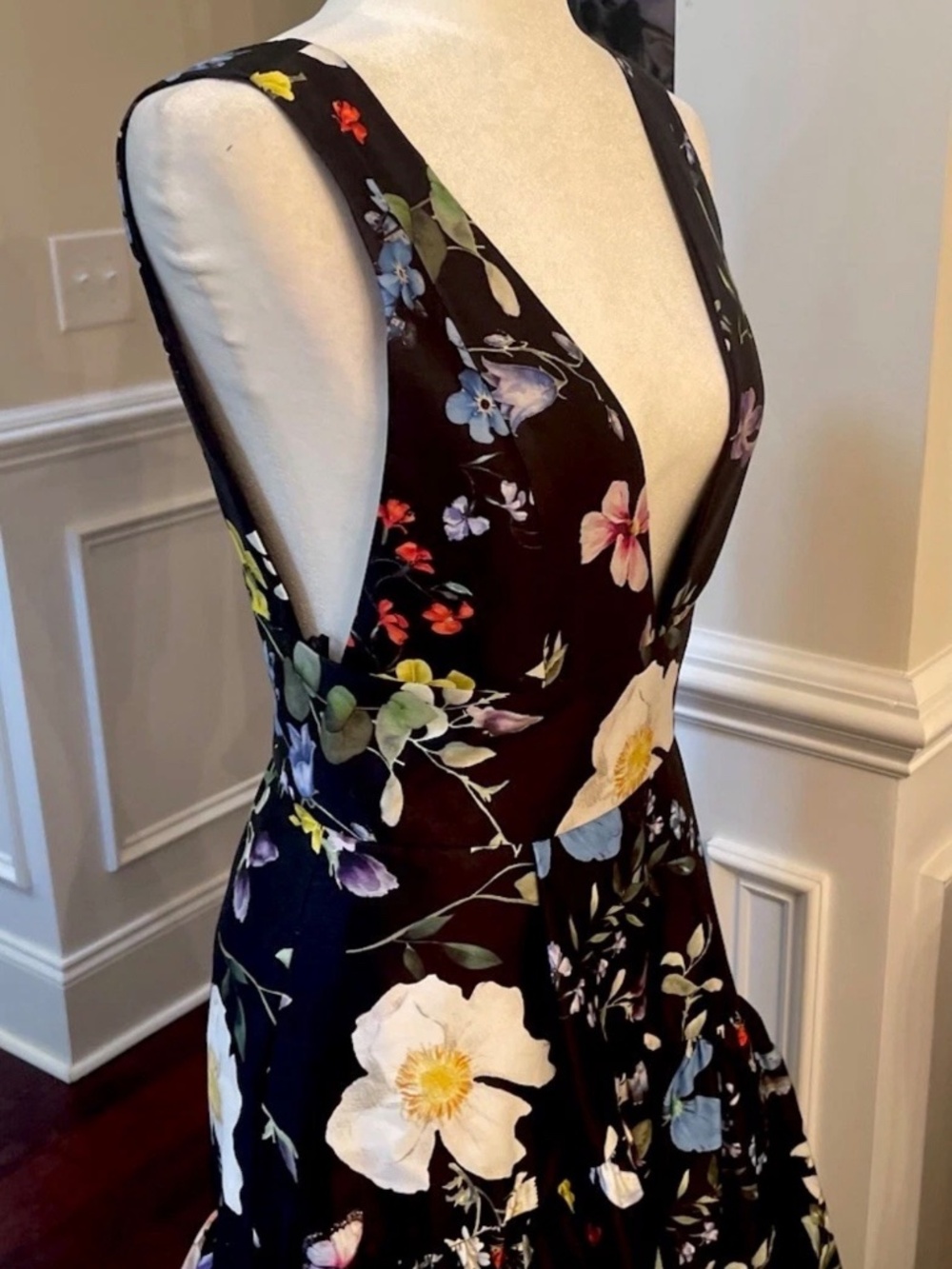Alice + Olivia Lila Structured Ball Gown In Twisting Vines Black US 2 NWT $1195 - Picture 6 of 14